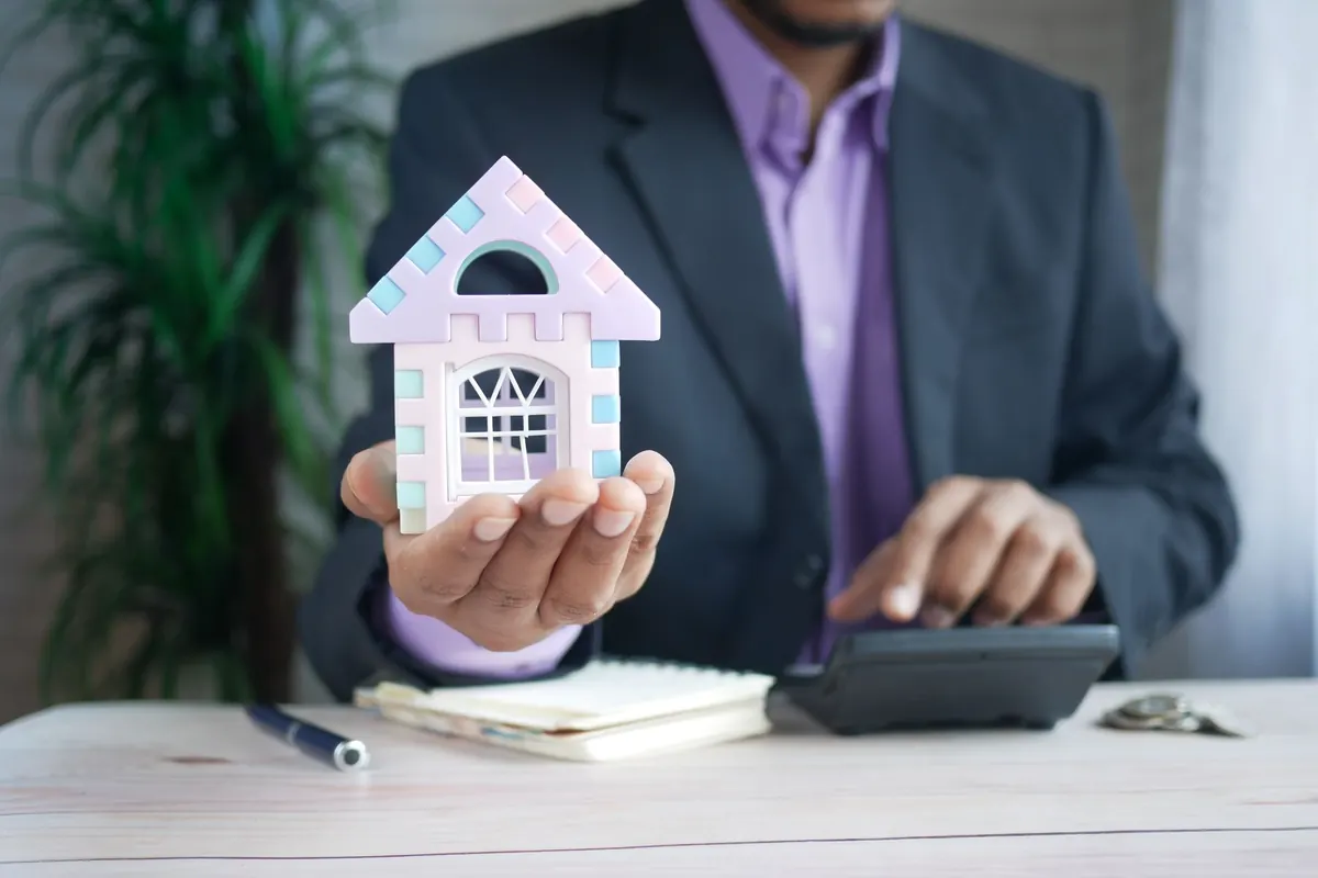 Fixed vs Tracker Mortgages in Essex: Which Suits Your Budget?